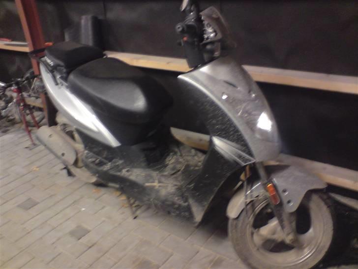 Kymco 30'er knallert billede 2