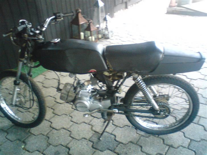 Suzuki samurei solgt billede 1