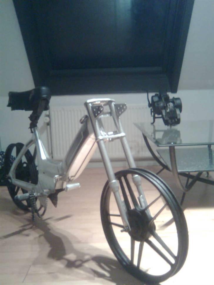 Puch e50 k |BYTTET| - sådan ser hun så ud efter lidt maling ikke den allerbedste men alligevel<3 billede 13