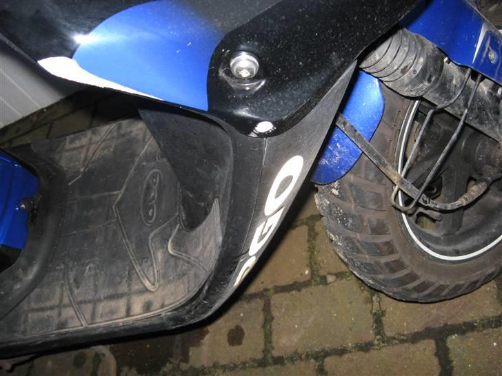 PGO Hot50 * Solgt - Efter en tur i asfalten da en bil ramte mig :( billede 14