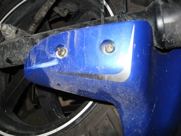 PGO Hot50 * Solgt - Efter en tur i asfalten da en bil ramte mig :( billede 16