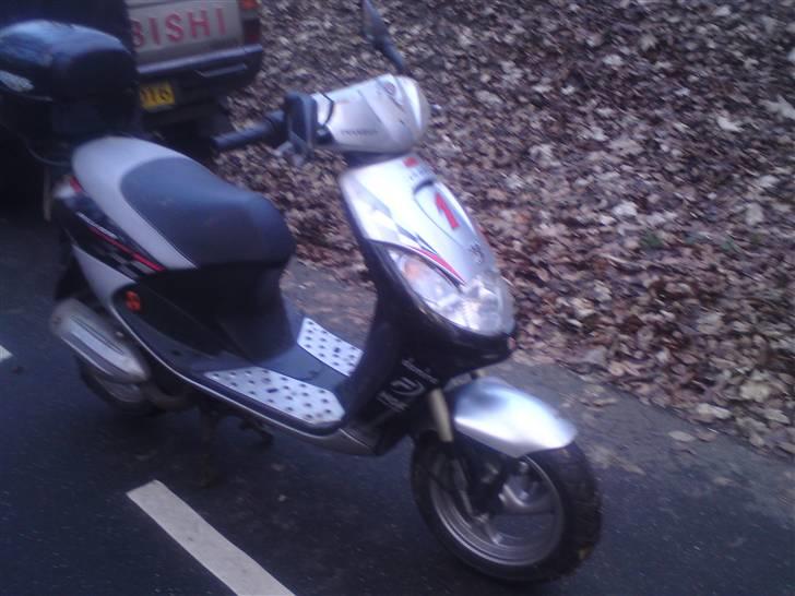 Peugeot vivacity total smadret billede 1