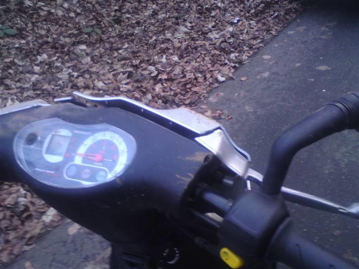 Peugeot vivacity total smadret billede 6