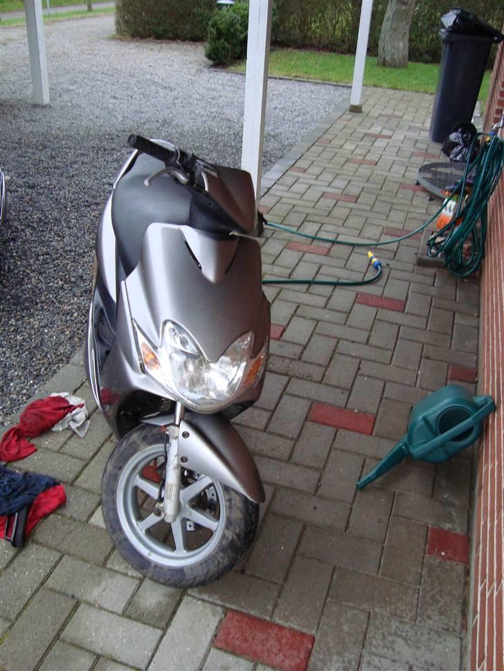 Yamaha Jog r//solgt// billede 1