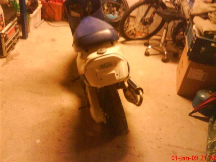 Yamaha Jog as - lakerede lige bagskærmen, næste gang skal den spartles ud. billede 20