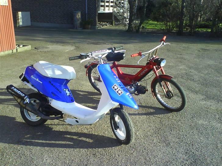 Yamaha jog  solgt for 7250kr - ALLE SKJOLDE ER DER GIDER BARE IKK SÆTTE DEM PÅ DE ER NYE :) billede 1