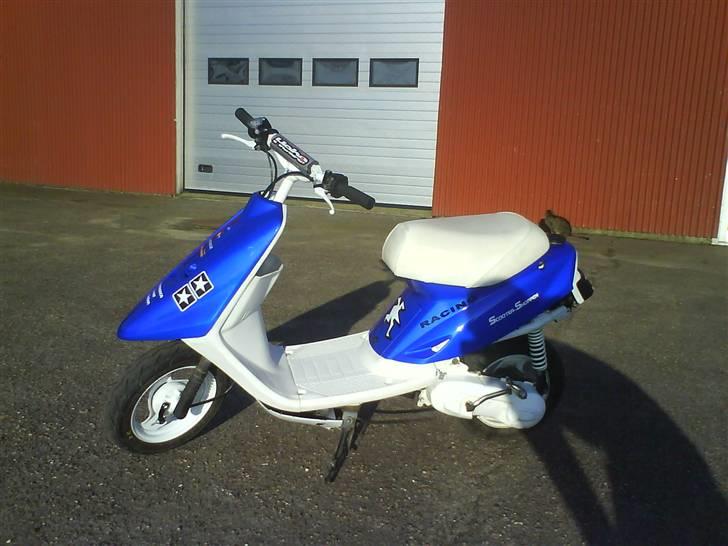 Yamaha jog  solgt for 7250kr - ALLE SKJOLDE ER DER GIDER BARE IKK SÆTTE DEM PÅ DE ER NYE :) billede 5