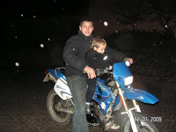 Suzuki Smx   (byttet til Rs 50 ) - lille bor strater tidligt med og køre knallert billede 15