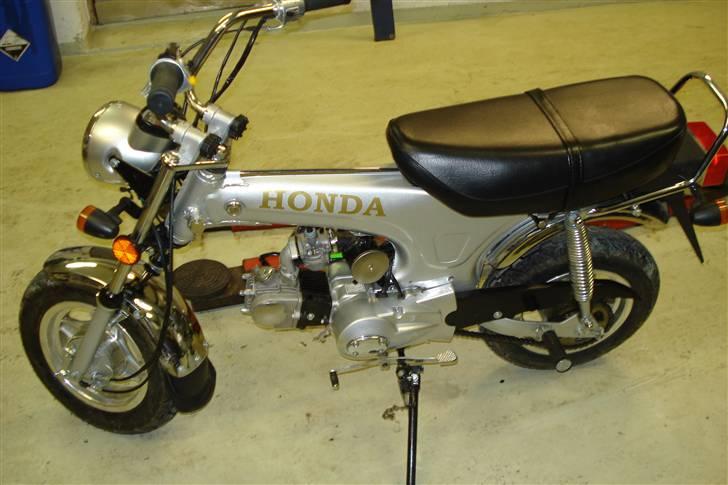 Honda DAX kopi (BYTTET) billede 6