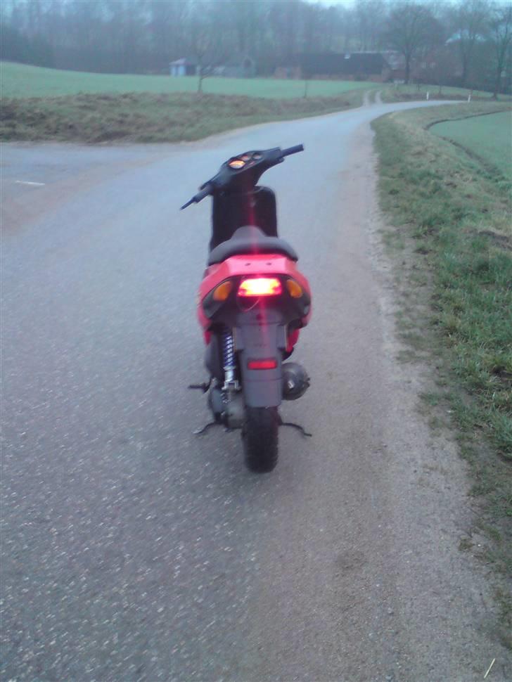Piaggio NRG MC2 lc solgt billede 2