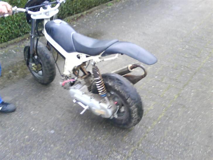 Suzuki Street magic.(SOLGT) - min ssm :)  den får andre skjolde på i morgen, mine lilla skjolde fra min anden ssm billede 2