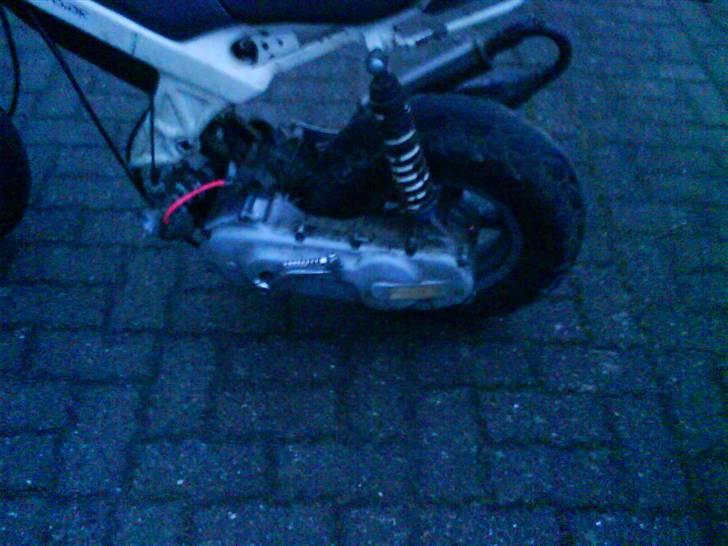 Suzuki Street magic.(SOLGT) - min ssm :)  den får andre skjolde på i morgen, mine lilla skjolde fra min anden ssm billede 10