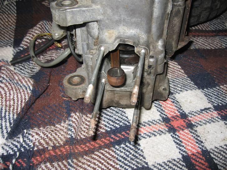 Suzuki Fz50 [Projekt 09] - krumtappen, hvor der mangler cylinder & topstykke. billede 9