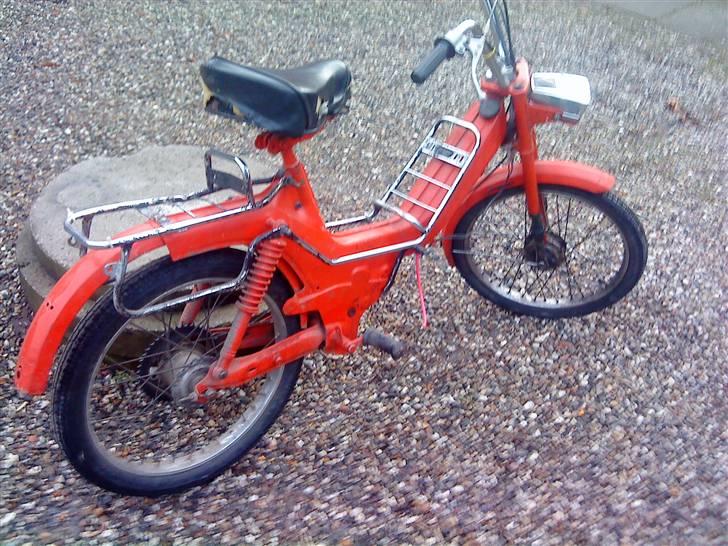 Puch maxi kl solgt - den mangler lige en omgang maling så den bliver lidt pænere haha :D billede 1