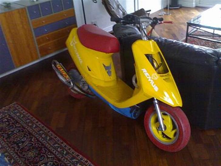 Malaguti jog ac solgt - den gang sph havde den. den er godt nok blevet harvet meget men den skal nok blive fin igen ! billede 5