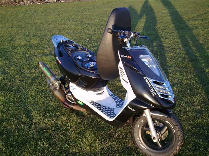 Aprilia Sonic solgt* - Er den ikke over fed fra den vinkel ;) billede 7