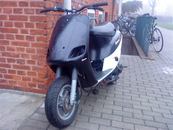 Piaggio zip nu (solgt) billede 1