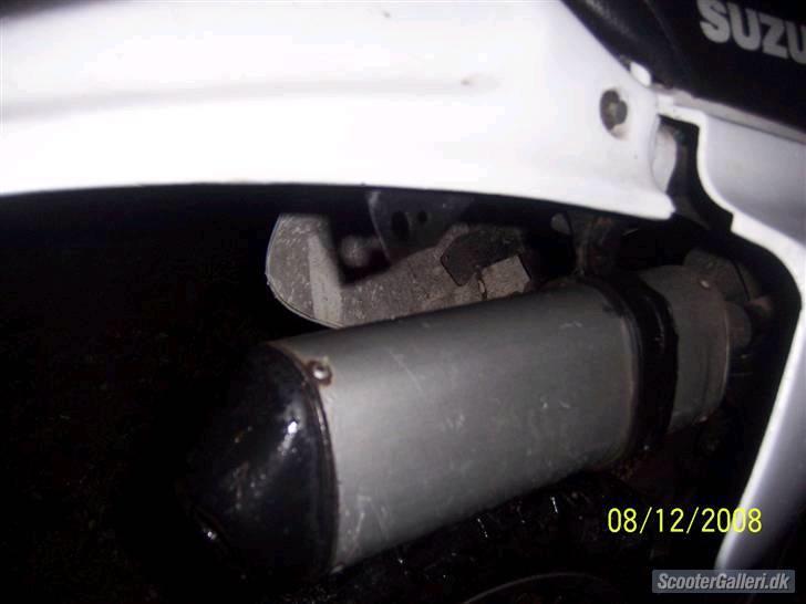 Suzuki RMX SOLGT  - Billederne er lånt af den gamle ejer .. Nye kommer i løbet af weekenden  billede 3