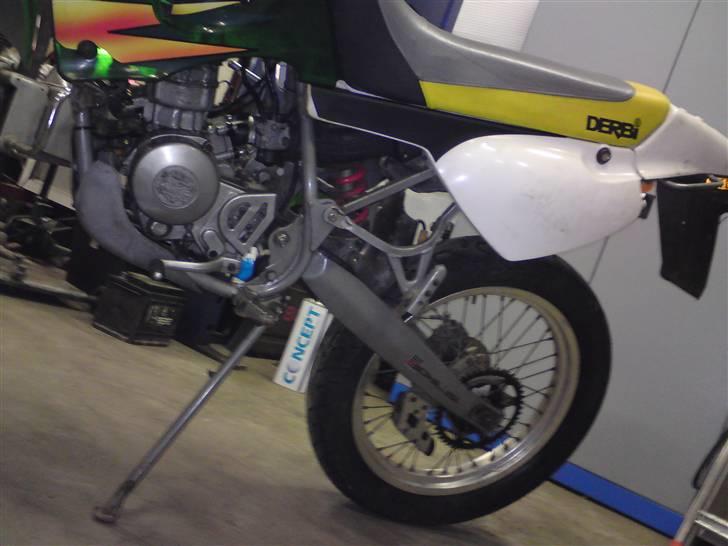 Derbi Senda R - nyt bagdæk, mangler dog at sætte kæde og udstødning på. :) billede 5