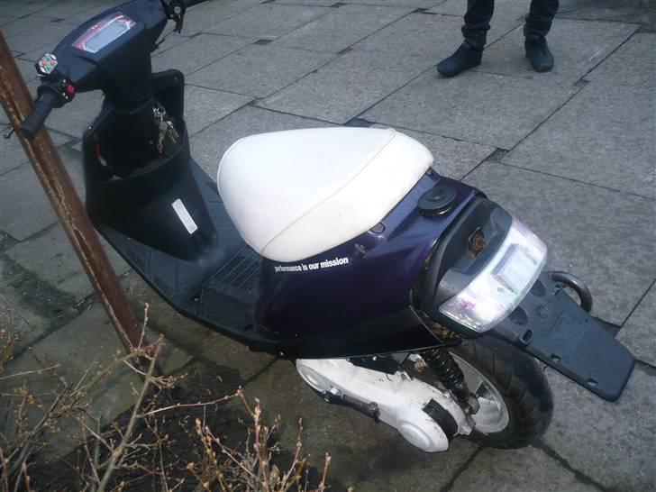 Yamaha Jog (Byttet uden motor) - Bagskærmen er ikke spændt. ;) billede 5