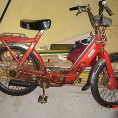 Vespa caio caio solgt