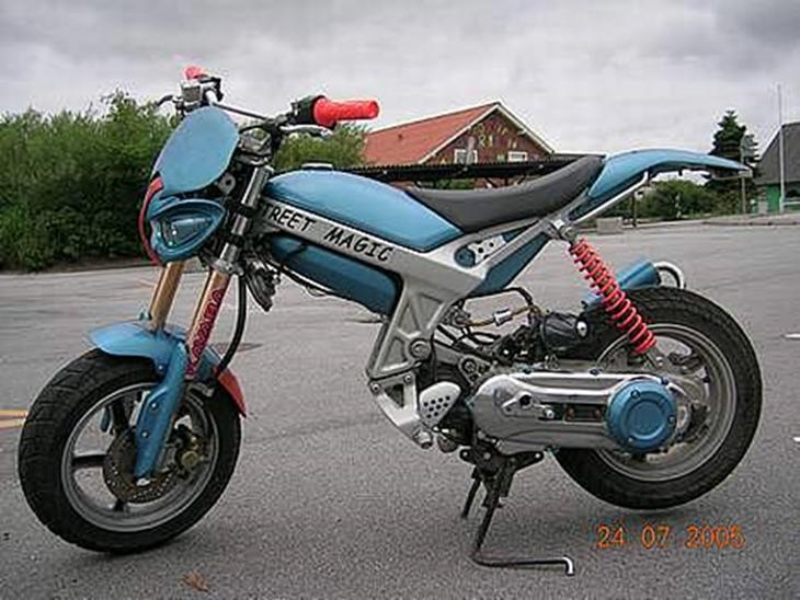 Suzuki Street Magic SOLGT - Sådan står den nu ;D .  billede 1