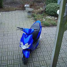 Yamaha jog R (nakket!!)