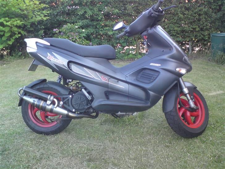 Gilera "Road"Runner SP LC-DD - Yasuni Z Black Edition billede 1