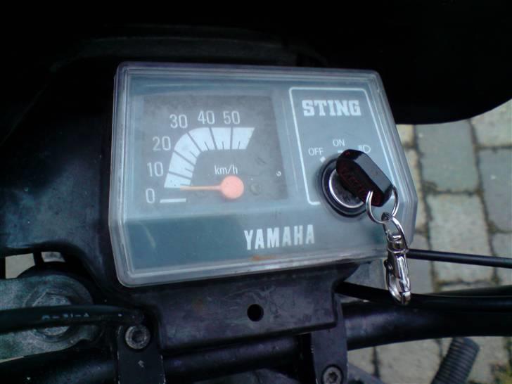 Yamaha Sting - Det halvt dinglende speedometer :-D billede 3