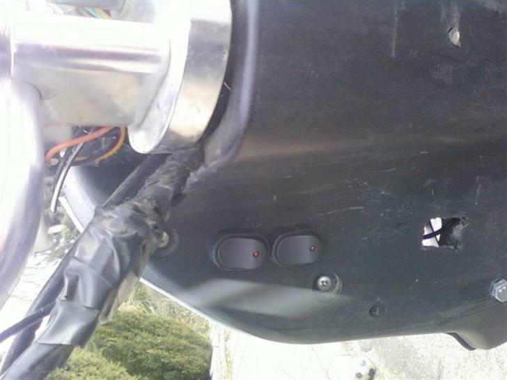 PGO Pmx >> BYTTET << - Kontakterne til mine dioder. :) (dioderne er ikke på mere efter som mit ledningsnet er smadret) billede 9