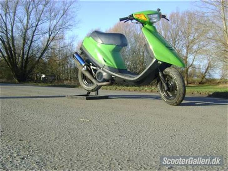 Yamaha jog SOLGT billede 4