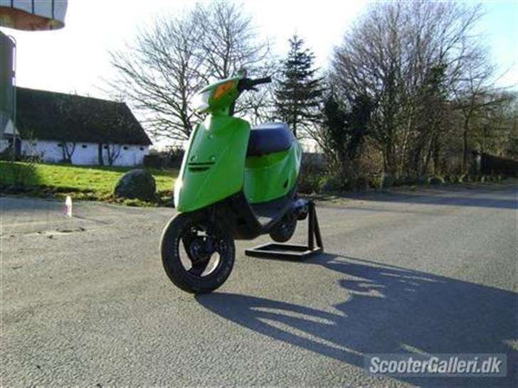 Yamaha jog SOLGT billede 5