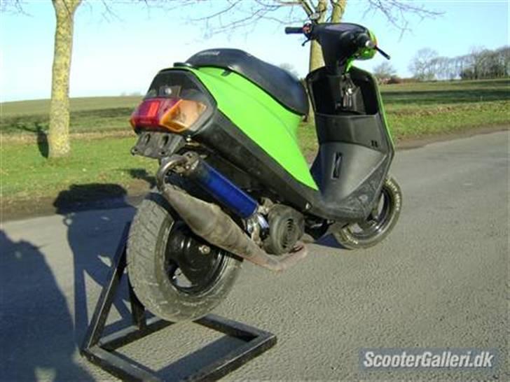 Yamaha jog SOLGT billede 8