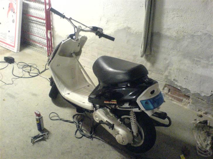 Yamaha jog (SOLGT) billede 1