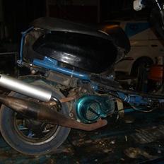 Yamaha jog space ADSKIL OG SOLGT