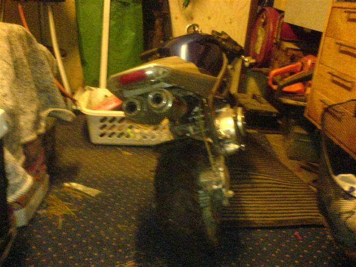 MiniBike minibike 110ccm (smadret) - min minibike 110ccm bagfra billede 2