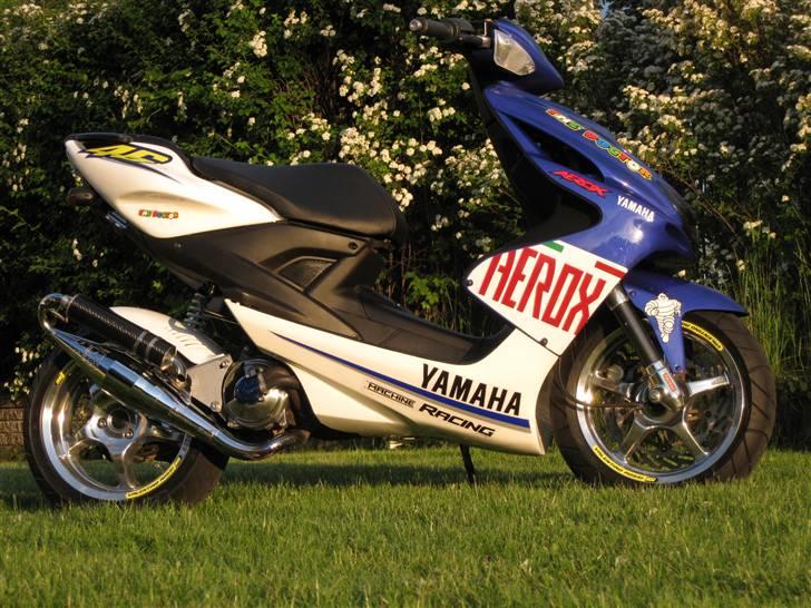 Yamaha AEROX  ROSSIE  - Stor omdrejningstæller, og lille speedometer, det er race !!!  billede 7