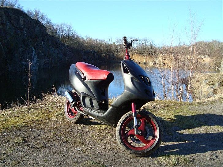 Piaggio nrg mc3  - Billederne er ikke de bedste. Men der kommer flere gode billeder, når vejret bliver til det. billede 1