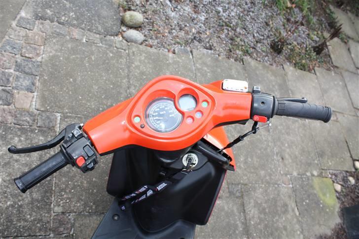 Yamaha Jog R. R-setup AC @ Solgt - Kører 20 km/t ? Speedometerkablet er self defekt! billede 7