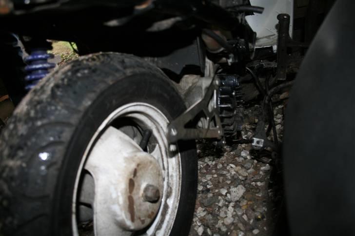 Yamaha Jog SOLGT! - udstødningsophæng er der stadig :D billede 4