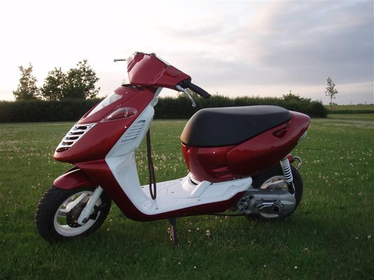 Aprilia Sonic - TIL SALG! - Sonicen ude i solen. billede 1