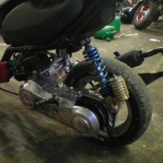 Aprilia Sonic MHR LC Byttet