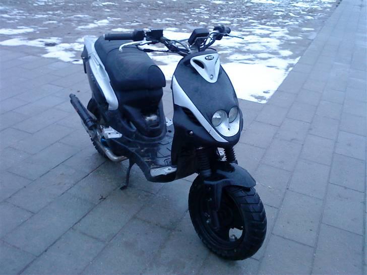 PGO PMX Naked ~SOLGT~ billede 1