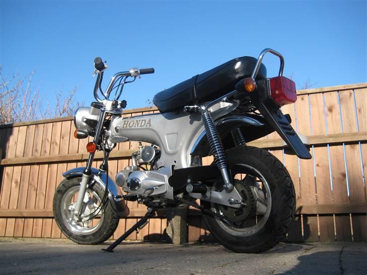 Honda dax kopi byttet billede 4