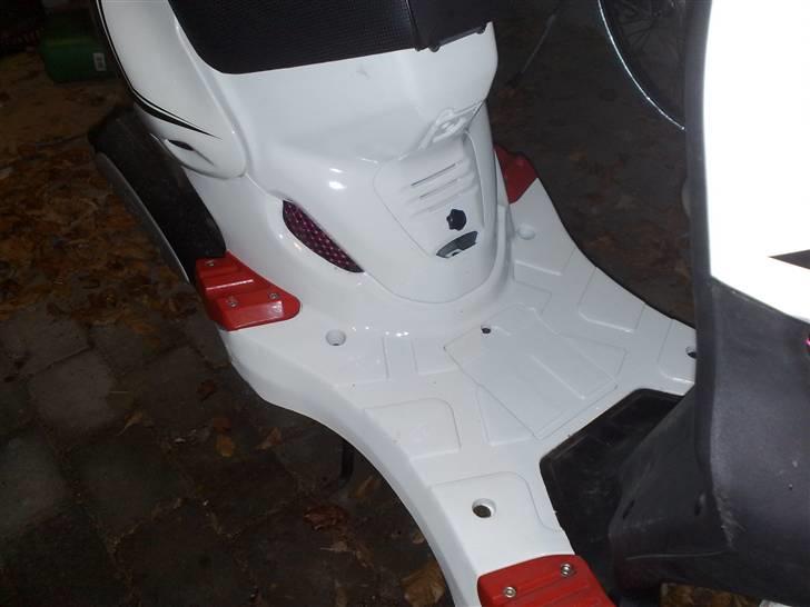 PGO Pmx Sport TOTALSKADET billede 17