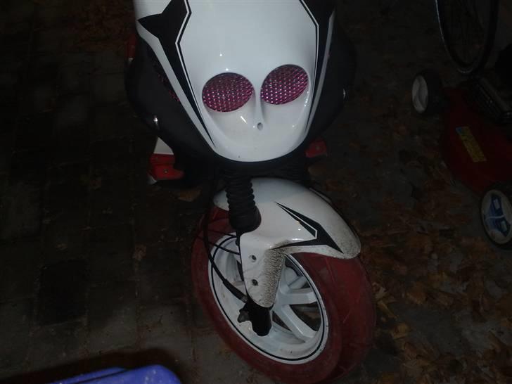 PGO Pmx Sport TOTALSKADET billede 18