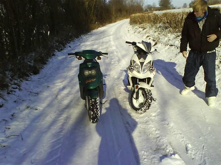 PGO Hot 50 - det så de to sne fræsere og mester ham selv ved siden af billede 12