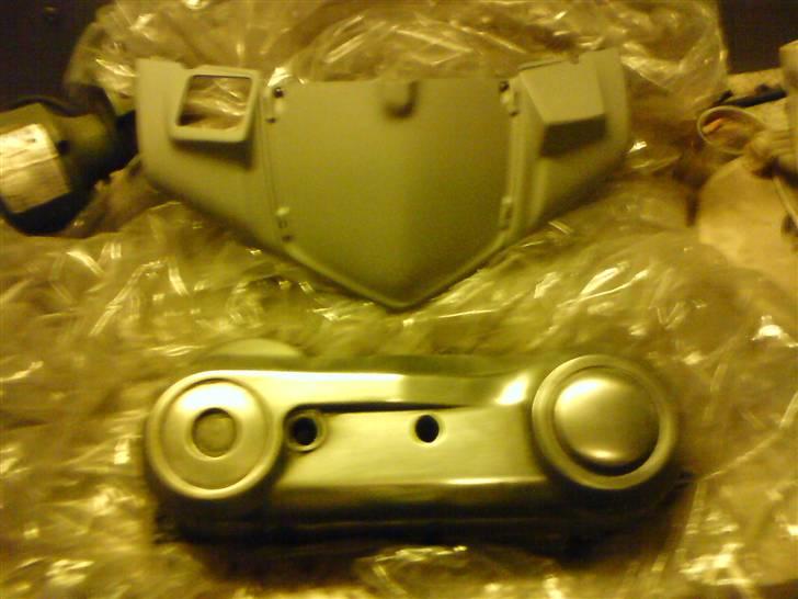 Aprilia Sonic - Byttet til Puch - Grundet styrskjold. Og grund poleret varioskjold. billede 2