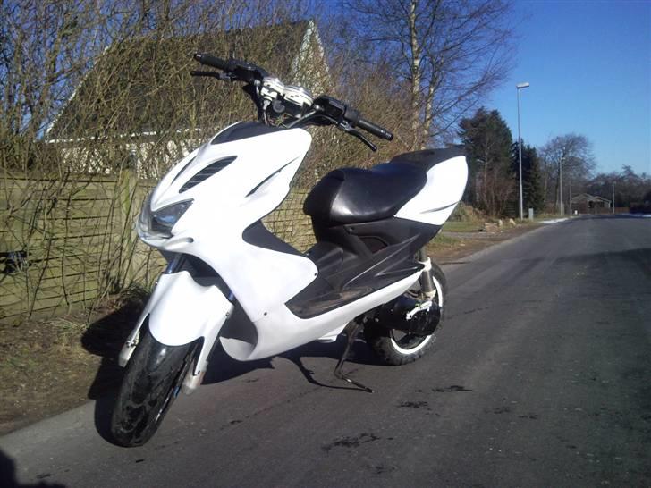 Yamaha Aerox / MBK Nitro Solgt billede 6