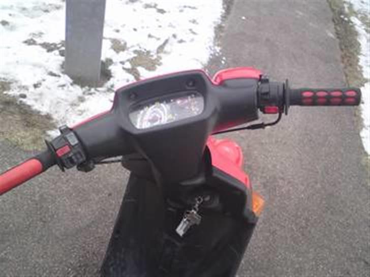 Yamaha Yamaha bws spy - MEGET BESKIDT ! - KOMMER SNART BILLEDER, HVOR DEN ER REN ! ;D billede 1